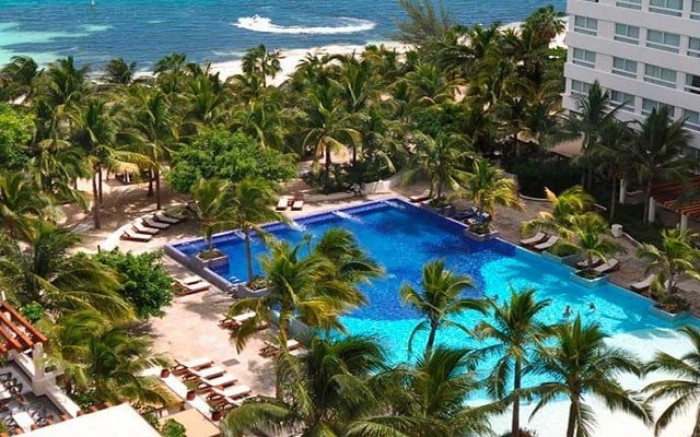 hotel-grand-oasis-palm-escenario-min